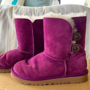 Kids Ugg boots Size 3